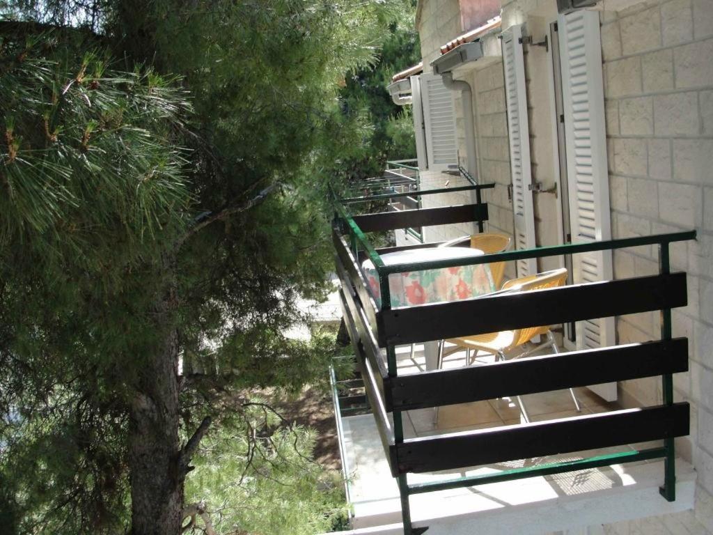 Apartments Pinija Supetar Exterior photo
